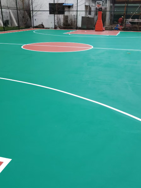 田阳 球场长期使用易出现地面开裂